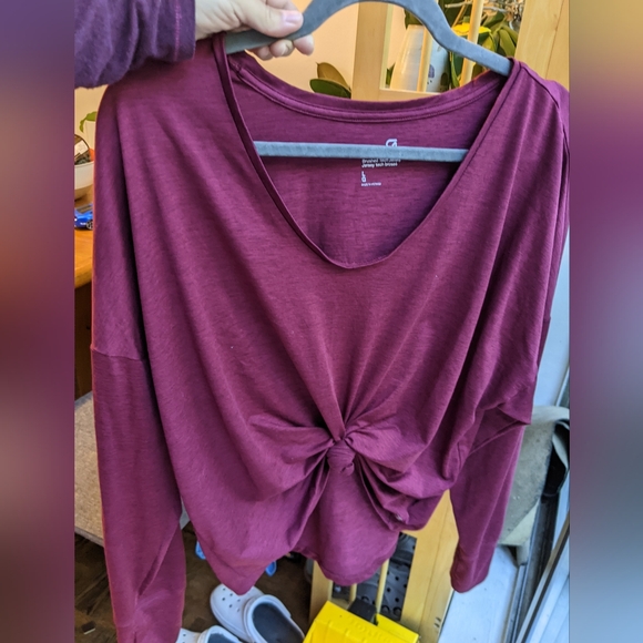 GapFit Long Sleeve Tie Front Scoopneck Top - Picture 2 of 5